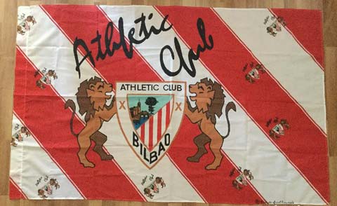 Biểu tượng của CLB Bilbao là Những chú sư tử