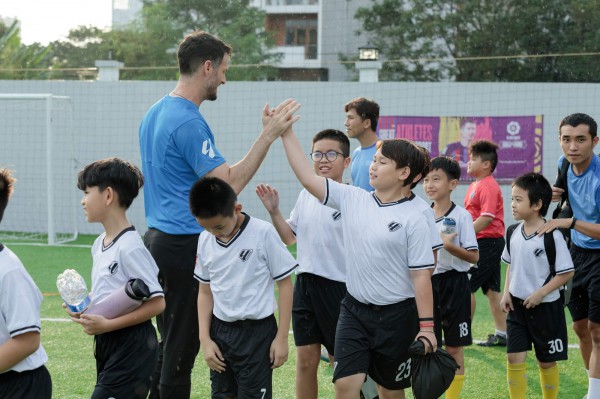 Chuyên gia cực giỏi của La Liga sẽ thay đổi tư duy cho các HLV Việt Nam Chuyên gia cực giỏi của La Liga sẽ thay đổi tư duy cho các HLV Việt Nam