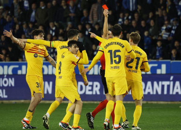 Cầu thủ trẻ của Barca: Vào sân 10 phút, ghi bàn thắng và nhận thẻ đỏ Cầu thủ trẻ của Barca: Vào sân 10 phút, ghi bàn thắng và nhận thẻ đỏ