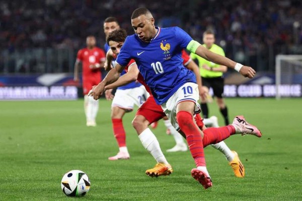 EURO 2024: Món nợ phải đòi của Mbappe