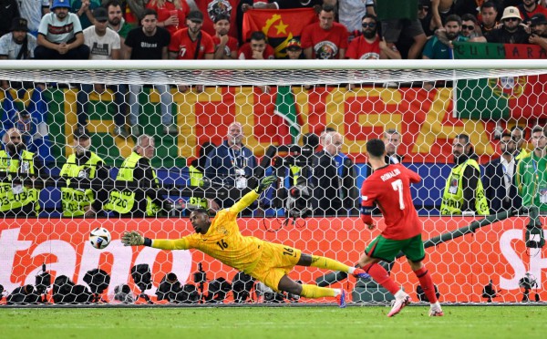 EURO 2024: Nghệ thuật sút luân lưu, có gì dễ hơn mà cũng có gì khó hơn!