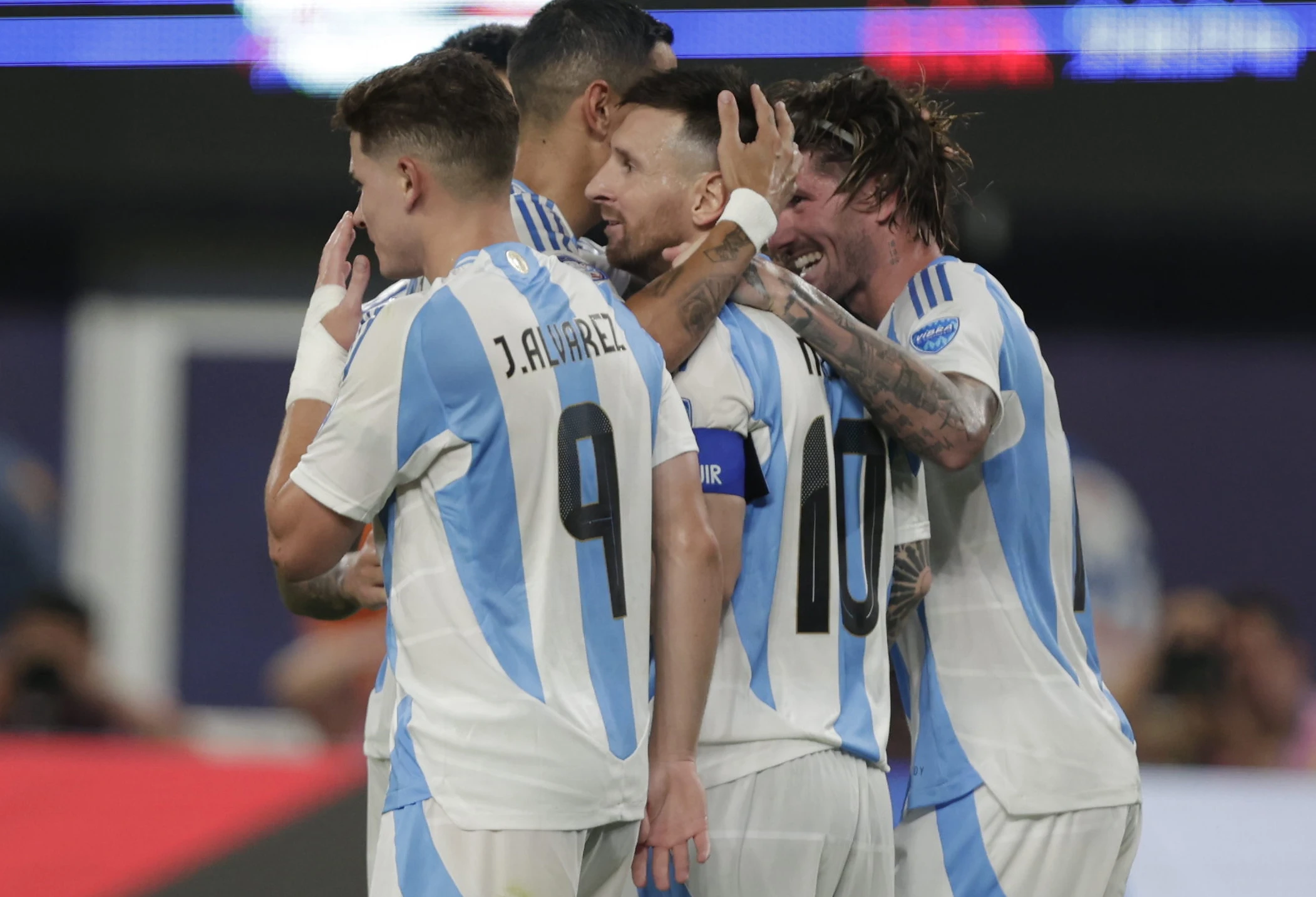 Giá vé xem Messi đá chung kết Copa America 2024 tăng chóng mặt: Cao nhất 300 triệu đồng