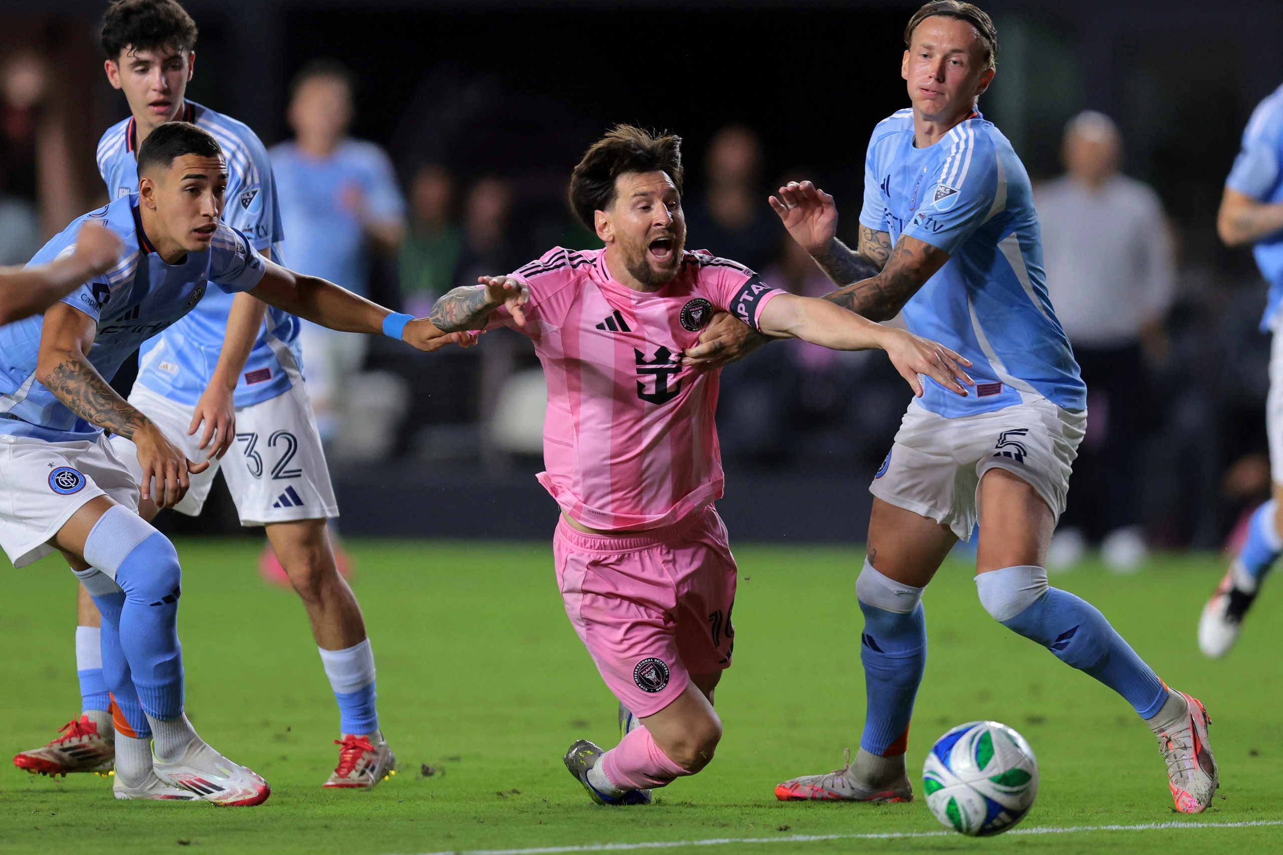 Hy hữu: Đội bóng ‘đền’ vé vì Messi không thi đấu, Inter Miami thắng đậm tại MLS Hy hữu: Đội bóng ‘đền’ vé vì Messi không thi đấu, Inter Miami thắng đậm tại MLS