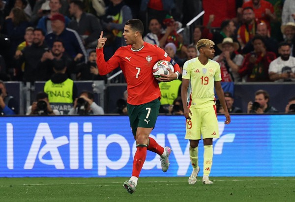 Ronaldo vượt Yamal cùng Bồ Đào Nha vô địch UEFA Nations League Ronaldo vượt Yamal cùng Bồ Đào Nha vô địch UEFA Nations League
