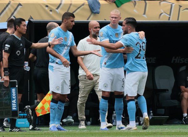 Rodri tái xuất, Man City nhọc nhằn đánh bại Wydad: HLV Guardiola đứng ngồi không yên