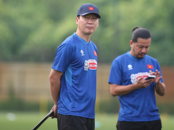 Đội tuyển Malaysia đã có chân sút ‘hàng khủng’ gốc Colombia, HLV Kim Sang-sik đau đầu Đội tuyển Malaysia đã có chân sút ‘hàng khủng’ gốc Colombia, HLV Kim Sang-sik đau đầu