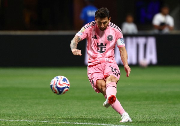 Messi ghi bàn siêu phẩm sút phạt, Inter Miami tiến gần vòng 16 đội Club World Cup