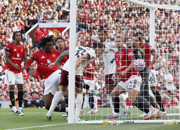 M.U thi đấu thảm họa, thua đau Arsenal trên sân nhà: HLV Amorim phải trả giá đắt vì…