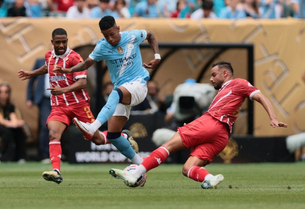 Man.City âm thầm làm lại Man.City âm thầm làm lại