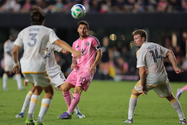 Messi lập tức ghi bàn ngày trở lại, Son Heung-min rực sáng