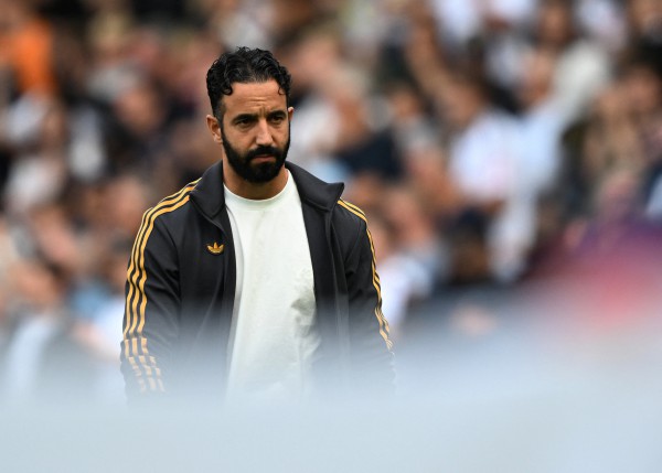 Sốc: HLV Amorim sắp bị sa thải, M.U muốn bán Bruno Fernandes