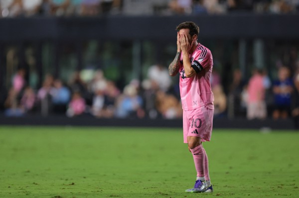 Son Heung-min bất lực vì cột dọc, theo chân Messi không nếm hương vị chiến thắng ngay sân nhà