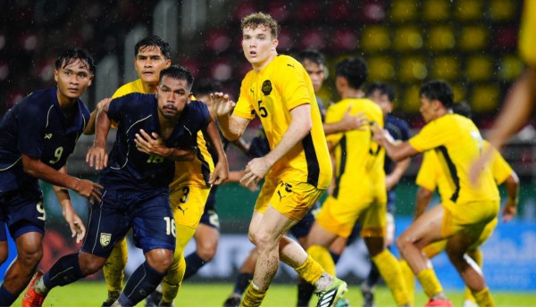 Bàn thắng phút 90+2 đưa U.23 Thái Lan đến VCK châu Á, ‘Malaysia bị loại vì… nhập tịch’ Bàn thắng phút 90+2 đưa U.23 Thái Lan đến VCK châu Á, ‘Malaysia bị loại vì… nhập tịch’