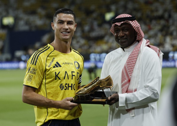 HLV Mascherano bênh vực Messi, Ronaldo nhận chiếc giày vàng Saudi Pro League HLV Mascherano bênh vực Messi, Ronaldo nhận chiếc giày vàng Saudi Pro League