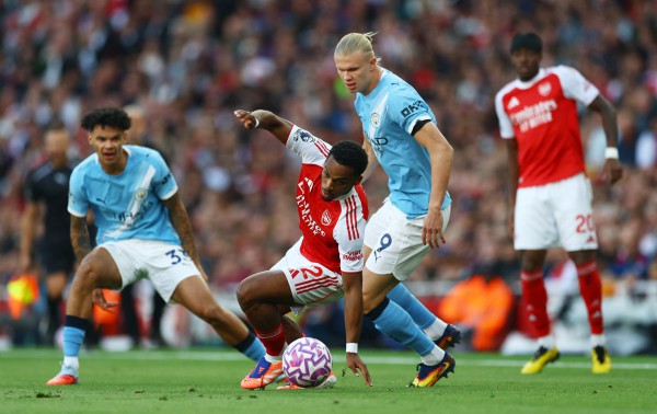 Haaland ghi bàn cực sớm, Man City vẫn ‘cay’ vì Arsenal gỡ hòa phút 90+3: HLV Pep không bực mới lạ!