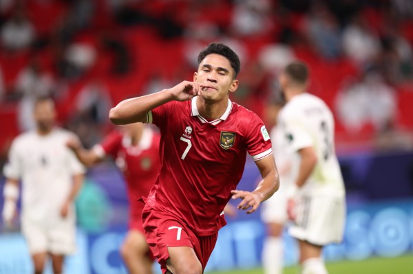 CĐV Indonesia phản ứng HLV Kluivert: Quyết định quá mạo hiểm với cơ hội World Cup 2026