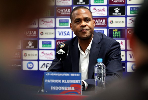 CĐV Indonesia phản ứng HLV Kluivert: Quyết định quá mạo hiểm với cơ hội World Cup 2026