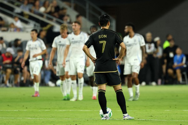 Son Heung-min bất lực vì cột dọc, theo chân Messi không nếm hương vị chiến thắng ngay sân nhà