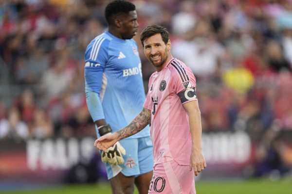 Messi chơi không tồi, Suarez lập cú đúp nhưng Inter Miami vẫn thất bại: Còn trông chờ vào MLS Cup Messi chơi không tồi, Suarez lập cú đúp nhưng Inter Miami vẫn thất bại: Còn trông chờ vào MLS Cup