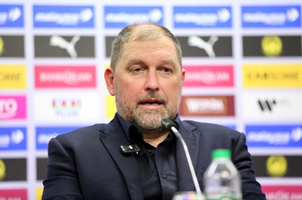 Báo chí Malaysia có động thái bất ngờ: Khen đội tuyển, không đòi sa thải HLV Cklamovski nữa