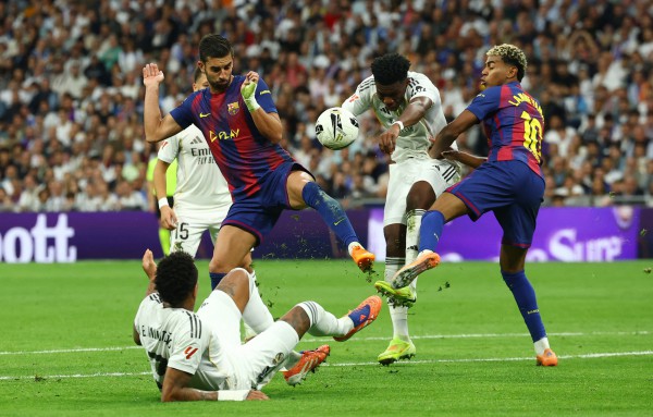 Real Madrid đánh bại Barca ở ‘Siêu kinh điển’: Mbappe cực hay, VAR gây tranh cãi