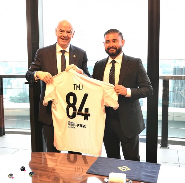 Nhiếp chính vương Malaysia đăng ảnh chụp cùng Chủ tịch FIFA, hé lộ FAM nhập tịch thêm… 27 cầu thủ Nhiếp chính vương Malaysia đăng ảnh chụp cùng Chủ tịch FIFA, hé lộ FAM nhập tịch thêm… 27 cầu thủ