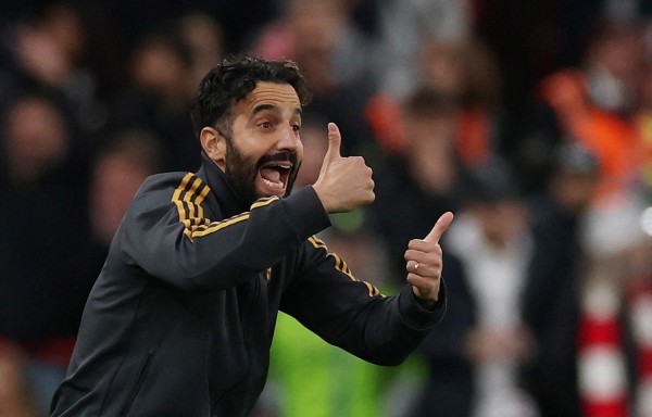 HLV Amorim hành động ‘lạ’ chưa từng thấy, M.U đè bẹp Brighton bằng lối đá khó tin HLV Amorim hành động ‘lạ’ chưa từng thấy, M.U đè bẹp Brighton bằng lối đá khó tin