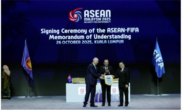 Đông Nam Á có giải đấu mới toanh, Chủ tịch FIFA tuyên bố gì khi đến Malaysia?