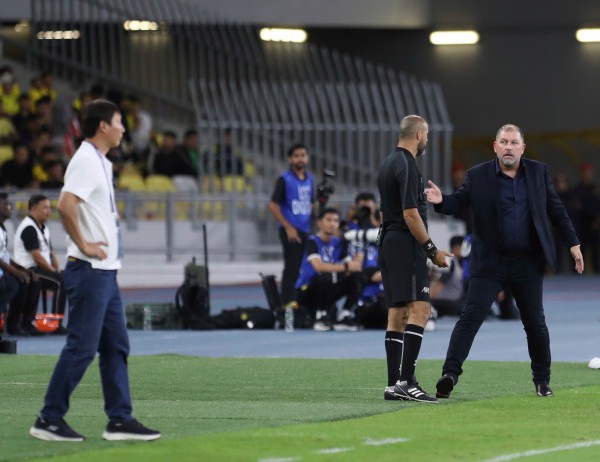 FAM lách luật như thế nào để làm hồ sơ giả cho tận 7 cầu thủ nhập tịch? FAM lách luật như thế nào để làm hồ sơ giả cho tận 7 cầu thủ nhập tịch?