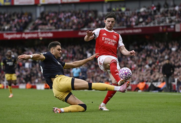 Ngoại hạng Anh: Khó cản bước 'Pháo thủ'