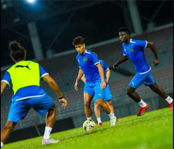 Sao nhập tịch Malaysia vội vã rời đội tuyển trong bí ẩn: FAM lại sợ bị FIFA phạt? Sao nhập tịch Malaysia vội vã rời đội tuyển trong bí ẩn: FAM lại sợ bị FIFA phạt?