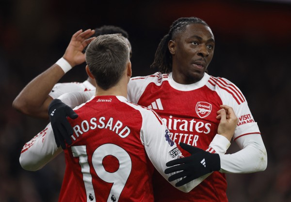 Arsenal áp đảo hoàn toàn, thắng đậm Tottenham: Liverpool bị ‘hít khói’ trong cuộc đua vô địch Arsenal áp đảo hoàn toàn, thắng đậm Tottenham: Liverpool bị ‘hít khói’ trong cuộc đua vô địch