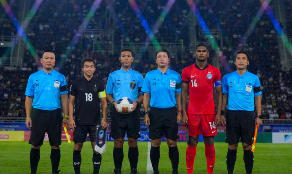 Đội tuyển Thái Lan thắng nhọc Singapore nhờ 'đặc sản’ quen thuộc: Người thay HLV Ishii còn đầy nỗi lo Đội tuyển Thái Lan thắng nhọc Singapore nhờ 'đặc sản’ quen thuộc: Người thay HLV Ishii còn đầy nỗi lo