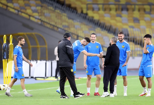 FAM sốc lớn vì hàng loạt nhà tài trợ buông tay: Không ai muốn đứng cạnh ‘kẻ’ bị FIFA phạt nặng FAM sốc lớn vì hàng loạt nhà tài trợ buông tay: Không ai muốn đứng cạnh ‘kẻ’ bị FIFA phạt nặng