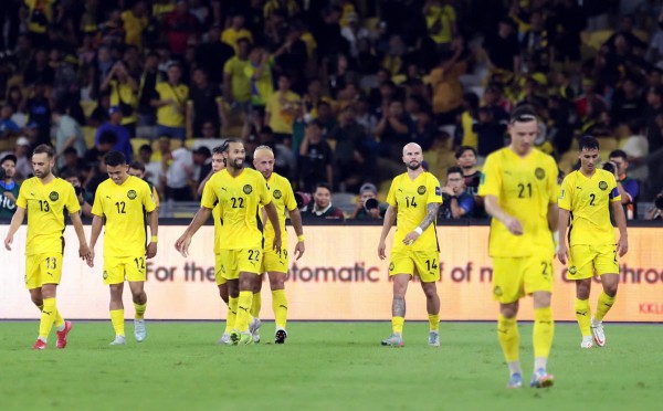 Không có 'phép màu' cho bóng đá Malaysia