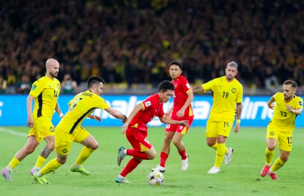 Núi tiền dùng để kiện FIFA, sao FAM không dùng vào việc khác có ích hơn? Núi tiền dùng để kiện FIFA, sao FAM không dùng vào việc khác có ích hơn?