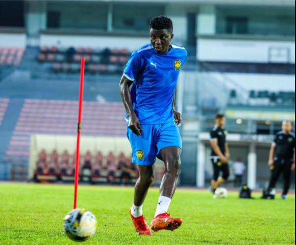 Sao nhập tịch Malaysia vội vã rời đội tuyển trong bí ẩn: FAM lại sợ bị FIFA phạt? Sao nhập tịch Malaysia vội vã rời đội tuyển trong bí ẩn: FAM lại sợ bị FIFA phạt?