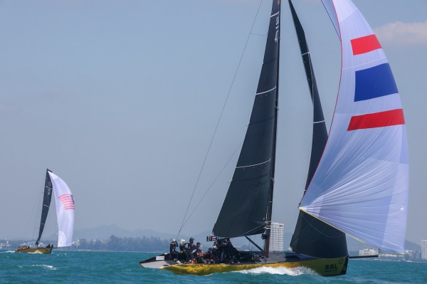 Thú vị hình ảnh Hoàng hậu Suthida làm hoa tiêu, thuyền buồm Thái Lan bứt tốc: Sắp giành HCV SEA Games