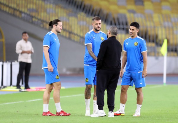 Chuyên gia Malaysia: 'Nhiều người trong FAM biết vụ nhập tịch lậu nhưng... miệng như bị bịt kín' Chuyên gia Malaysia: 'Nhiều người trong FAM biết vụ nhập tịch lậu nhưng... miệng như bị bịt kín'