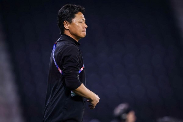 HLV Hàn Quốc đau đớn vì cầu thủ mất tinh thần dẫn đến bại trận, HLV Nhật Bản tuyên bố cứng HLV Hàn Quốc đau đớn vì cầu thủ mất tinh thần dẫn đến bại trận, HLV Nhật Bản tuyên bố cứng