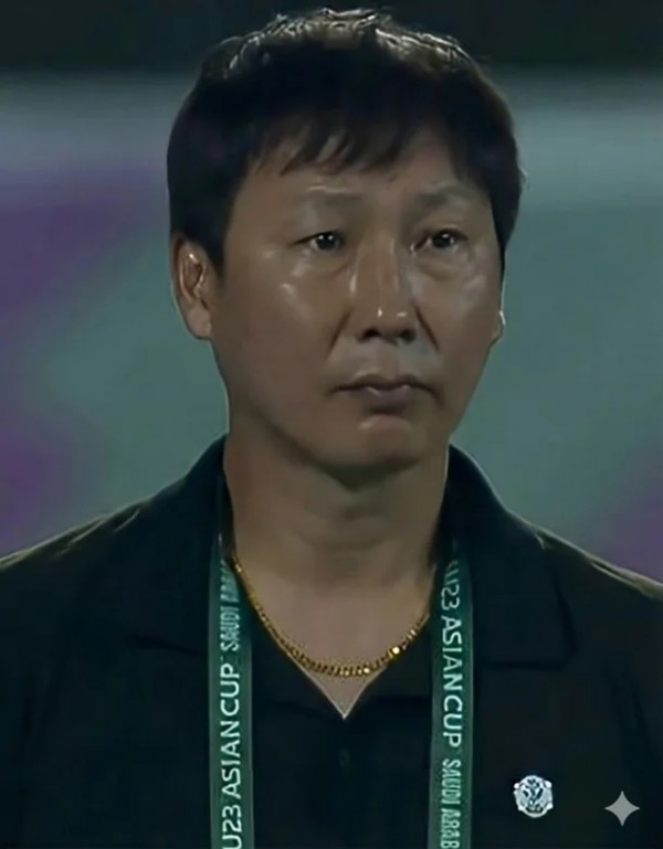 Báo Hàn Quốc lý giải khoảnh khắc trầm lặng của HLV Kim Sang-sik sau trận thắng đội bóng quê hương Báo Hàn Quốc lý giải khoảnh khắc trầm lặng của HLV Kim Sang-sik sau trận thắng đội bóng quê hương