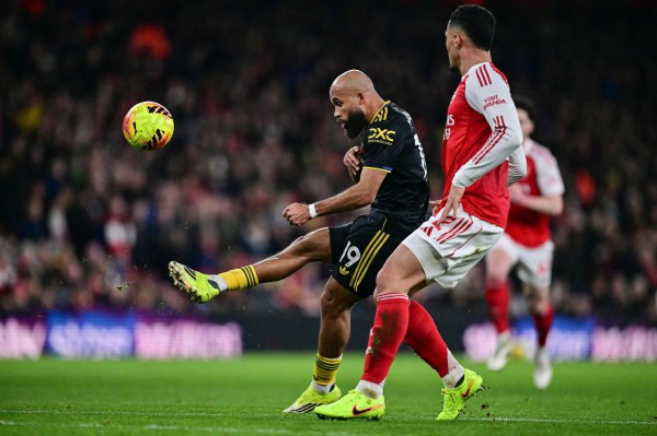 M.U làm sống lại cuộc đua vô địch M.U làm sống lại cuộc đua vô địch