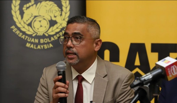 Tổng thư ký FAM được phục chức nhưng lương không tăng trong 2 năm, đội tuyển Malaysia nơm nớp chờ đợi