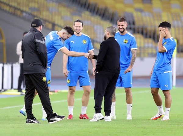 Vì sao báo hàng đầu Malaysia không hề quan tâm phát ngôn gây sốc của Tổng thư ký AFC?