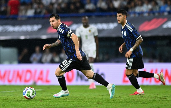 Messi thi đấu trận cuối cùng với đội tuyển Argentina trên sân nhà trước World Cup Messi thi đấu trận cuối cùng với đội tuyển Argentina trên sân nhà trước World Cup