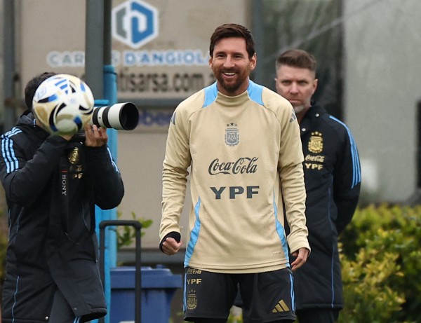 Argentina cấp tốc chọn đối thủ cho Messi trước World Cup, Bồ Đào Nha thiếu vắng Ronaldo vì… Argentina cấp tốc chọn đối thủ cho Messi trước World Cup, Bồ Đào Nha thiếu vắng Ronaldo vì…