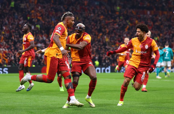 Vòng 16 đội Champions League: Liverpool và Tottenham thua 'thảm họa', Bayern Munich thắng đậm đến khó tin