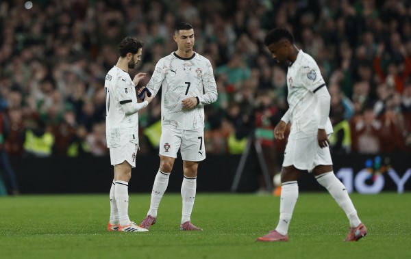 Messi và Ronaldo bất ngờ bị loại khỏi cuộc đua vô địch World Cup 2026 Messi và Ronaldo bất ngờ bị loại khỏi cuộc đua vô địch World Cup 2026