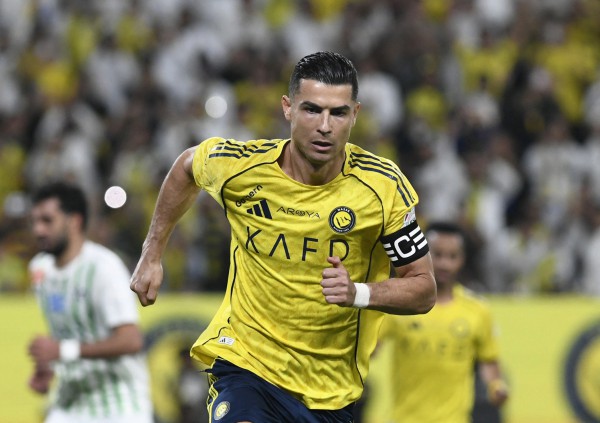 Ronaldo được trả lại 6 bàn thắng, SAFF điều tra vụ tố cáo trọng tài thiên vị Ronaldo được trả lại 6 bàn thắng, SAFF điều tra vụ tố cáo trọng tài thiên vị