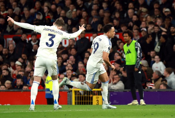 HLV Carrick thay đổi khó hiểu vì mất trò cưng, M.U thua sốc Leeds trên sân nhà HLV Carrick thay đổi khó hiểu vì mất trò cưng, M.U thua sốc Leeds trên sân nhà